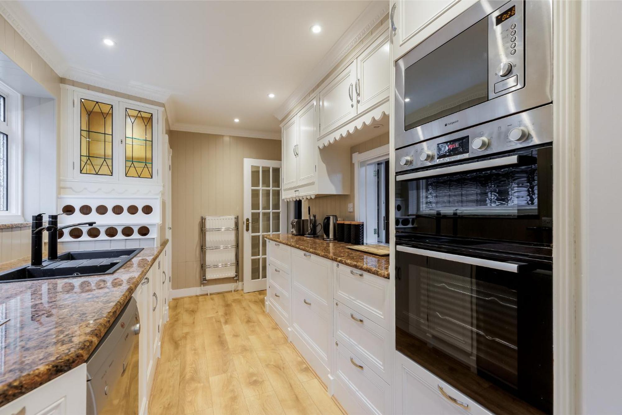 Traditional Family House Near -great Garden! * Bournemouth