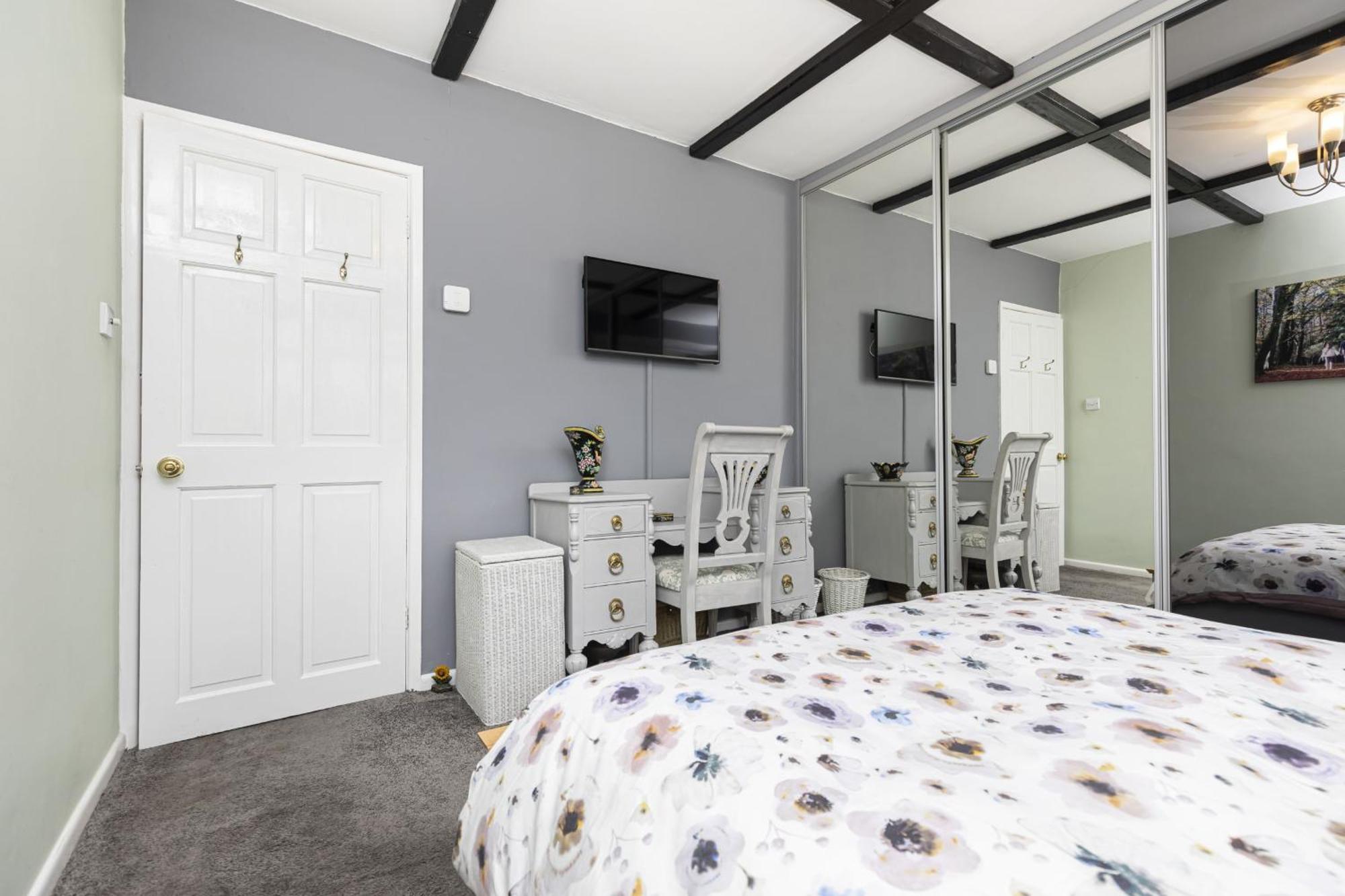 Cozy Cottage, Secure Garden, Dog Freindly Bournemouth