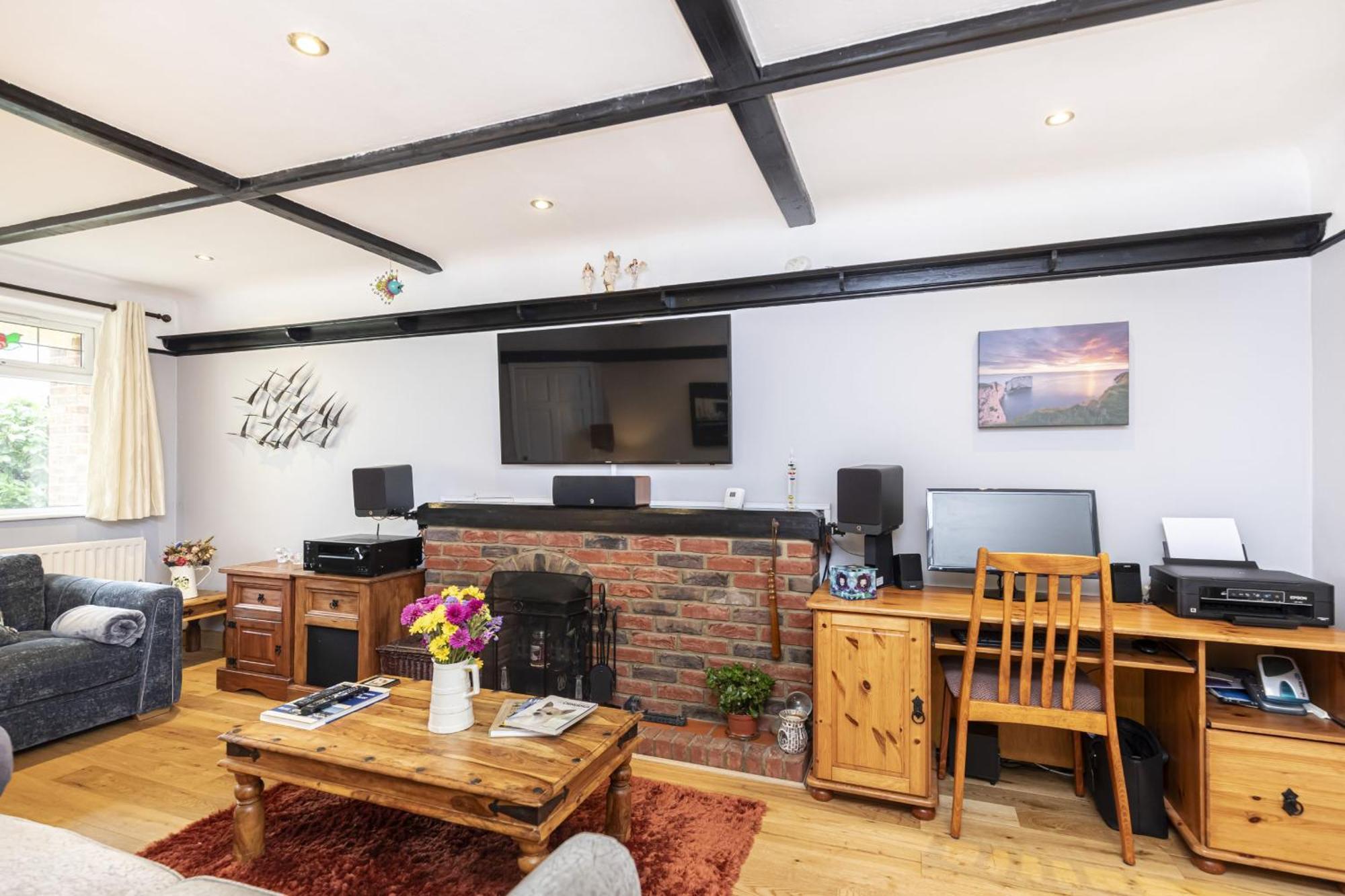 Cozy Cottage, Secure Garden, Dog Freindly Holiday home *
