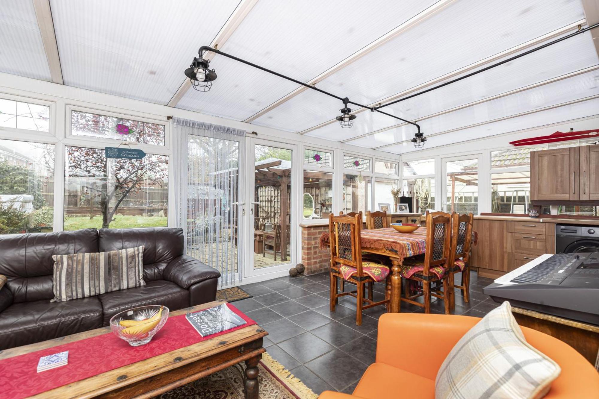 Cozy Cottage, Secure Garden, Dog Freindly Holiday home *