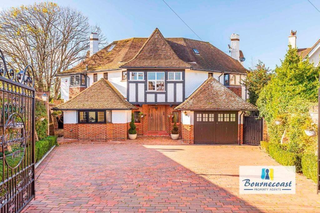Holiday home Bournecoast: Beachfront With Sea View -hb9555