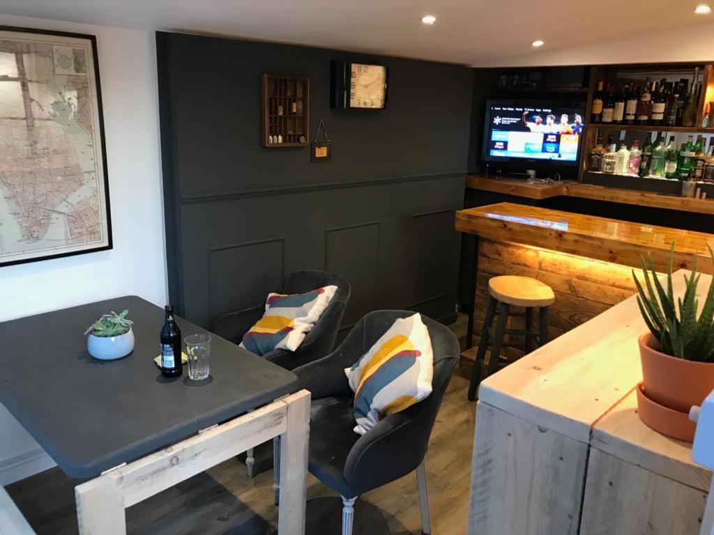 El Nido - Cosy Cabin In Southbourne, 5 Mins From Beach *