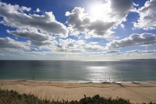 Apartment Bournecoast: Modern Flat- Sea Views-fm6128