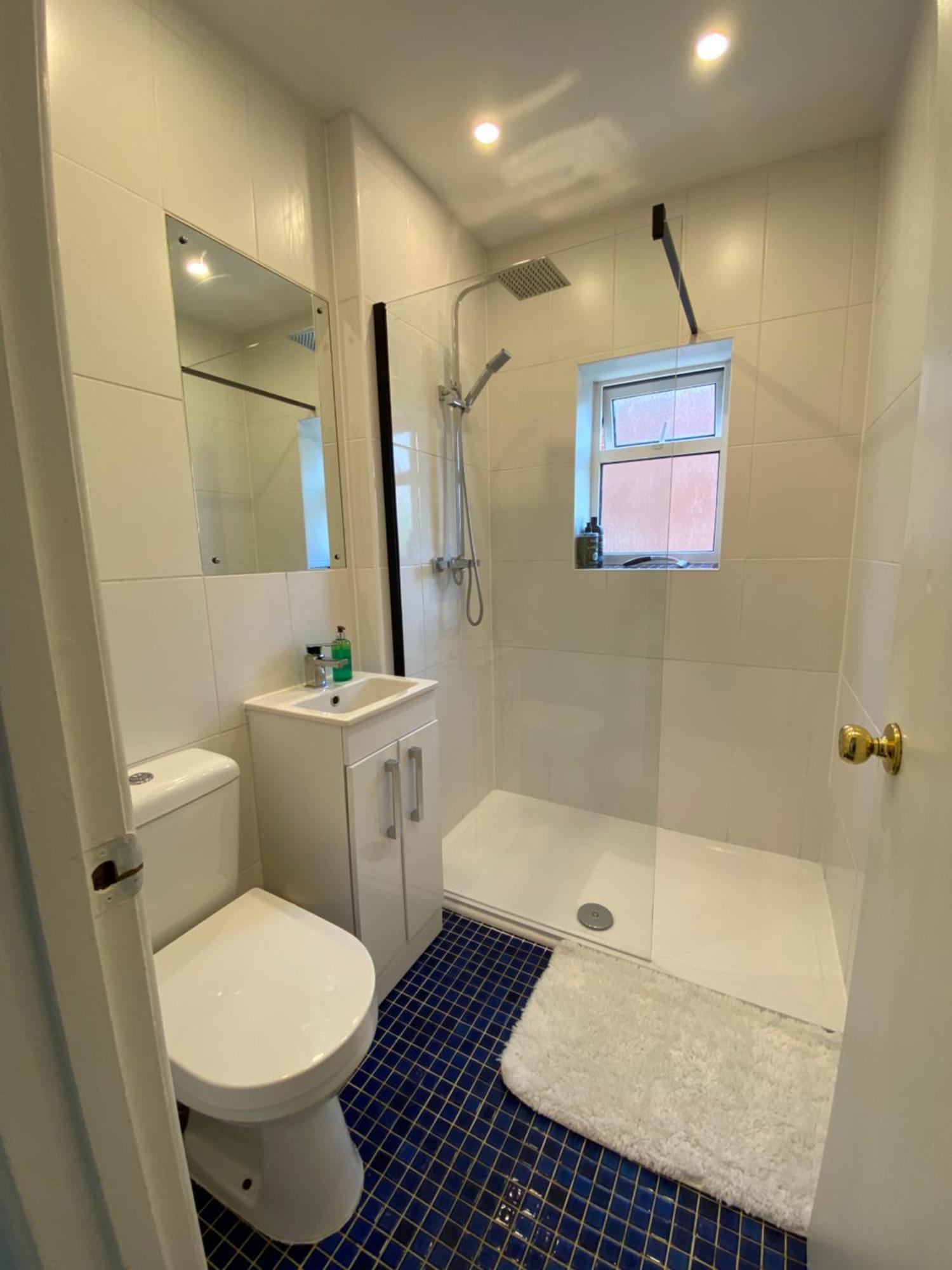Guest house The Smaller New Refurbished Ensuite 5min From Parking In *