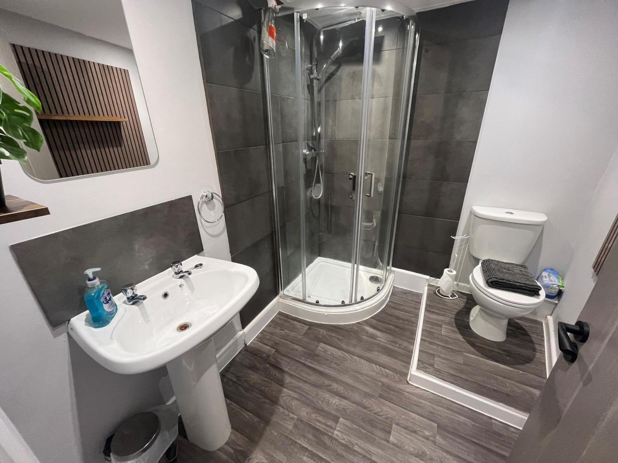 Apartment Westhill Road *