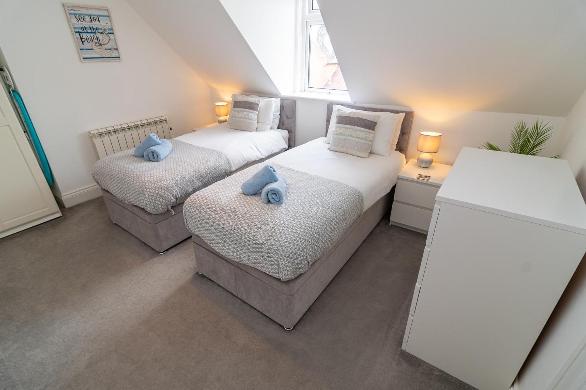 Apartment Light Airy 3 Bed Town Cntr Flat 700m To The Bournemouth