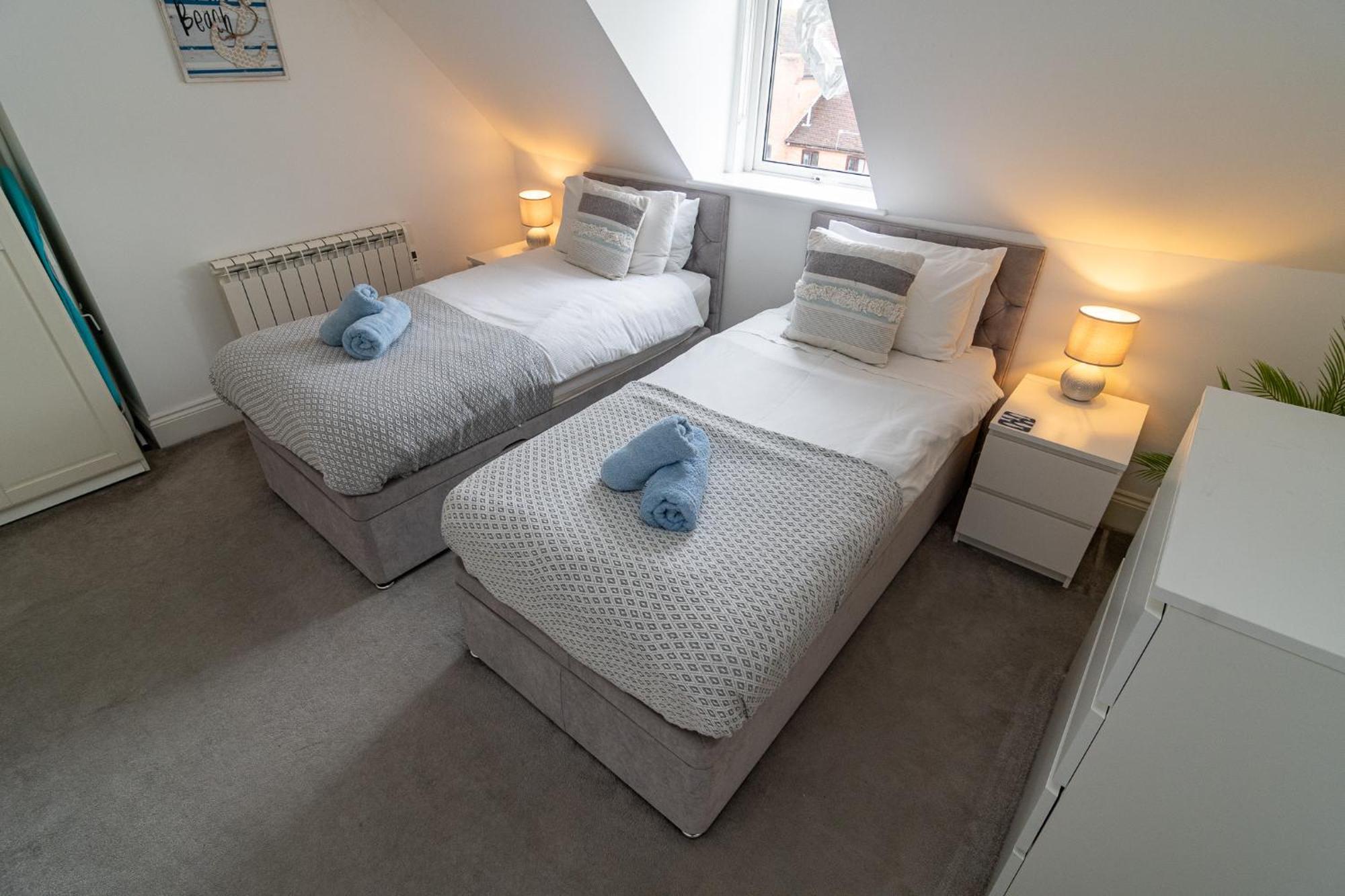 Light Airy 3 Bed Town Cntr Flat 700m To The * Bournemouth