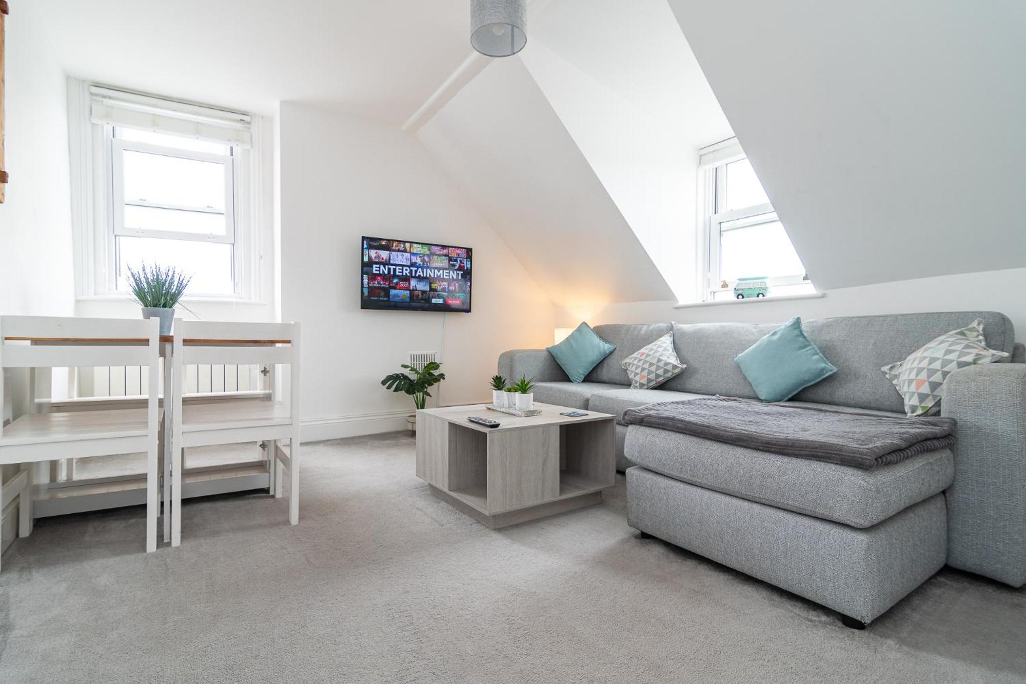 Light Airy 3 Bed Town Cntr Flat 700m To The * Bournemouth