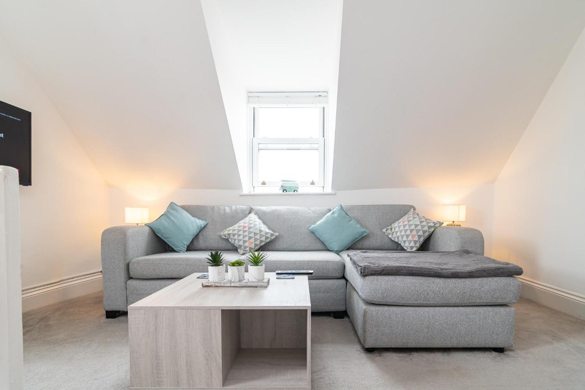 Light Airy 3 Bed Town Cntr Flat 700m To The Apartment Bournemouth