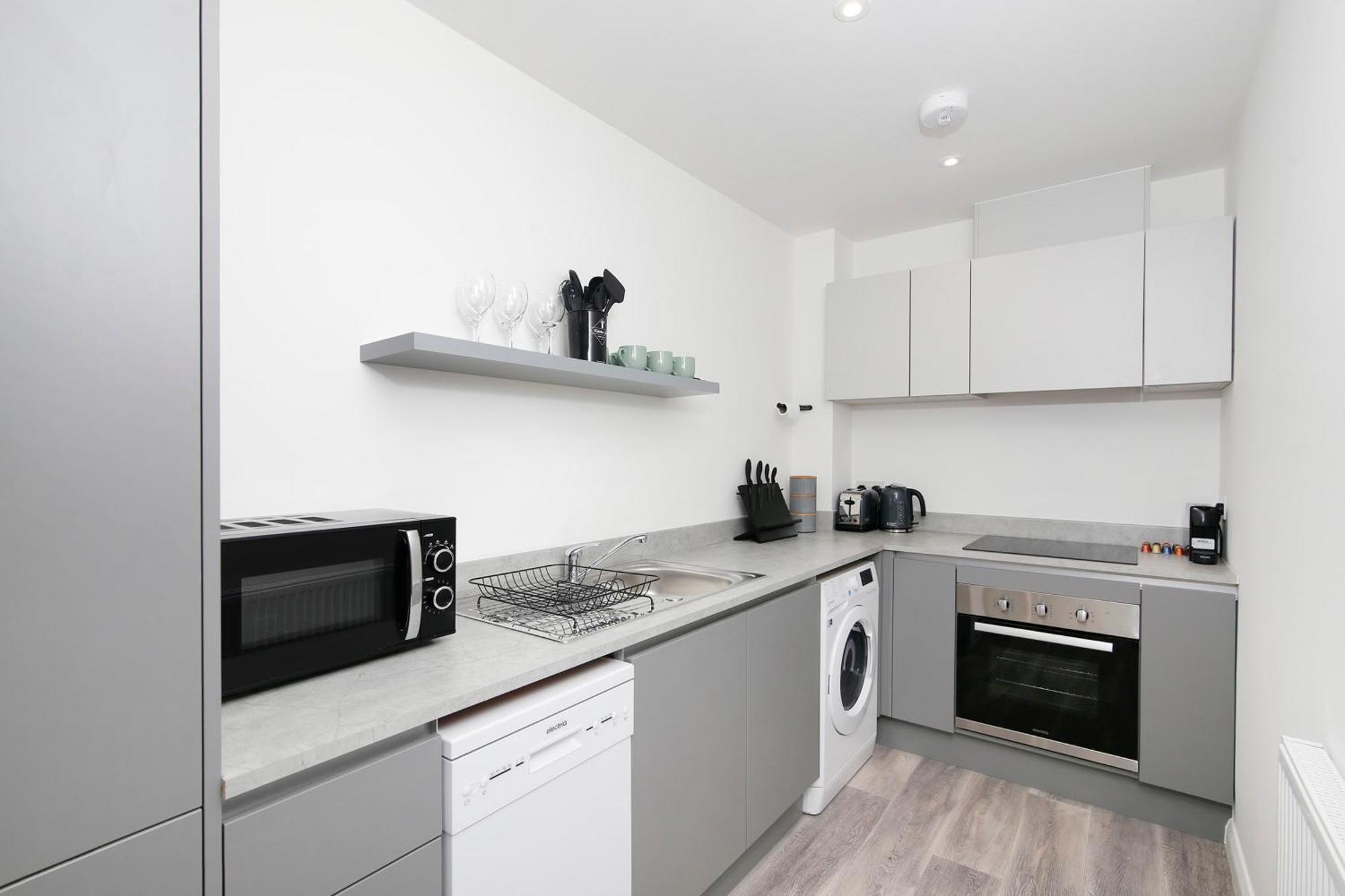 Nightingale - Perfect Location Close To The - Free Parking