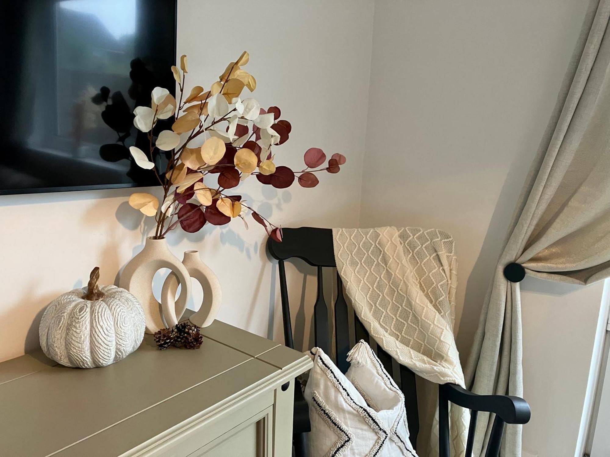 Central, Stylish & Cosy With Large Garden & Parking, Holiday home Bournemouth