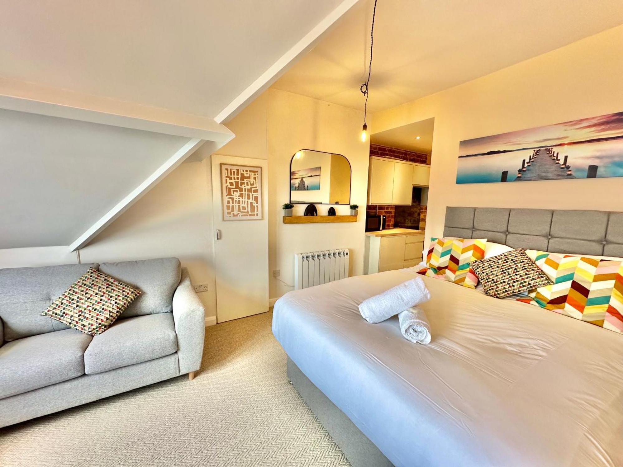 Pier View Retreat - Close To - Sea Views With Parking Apartment *