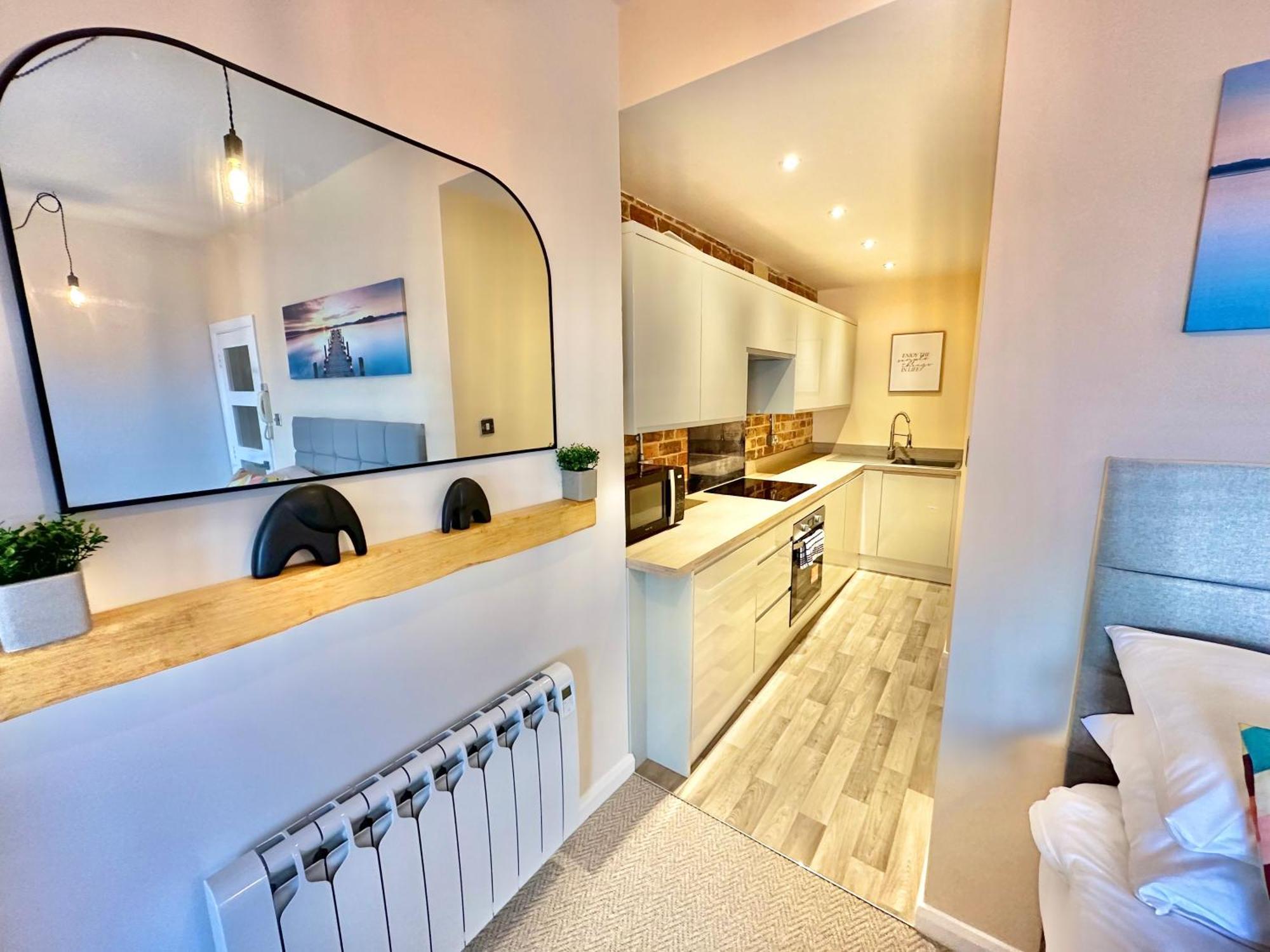 Pier View Retreat - Close To - Sea Views With Parking Bournemouth