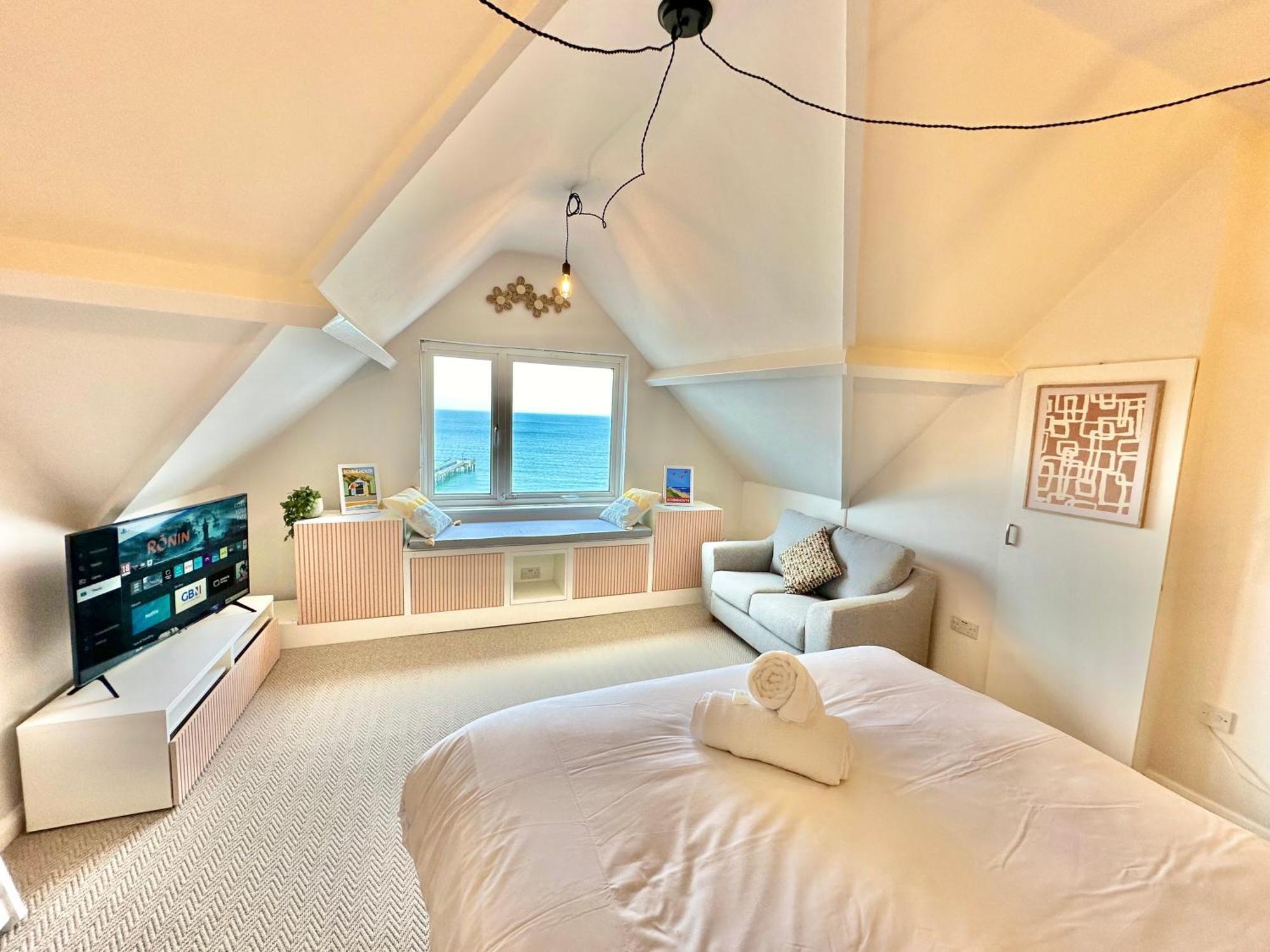 Apartment Pier View Retreat - Close To - Sea Views With Parking Bournemouth