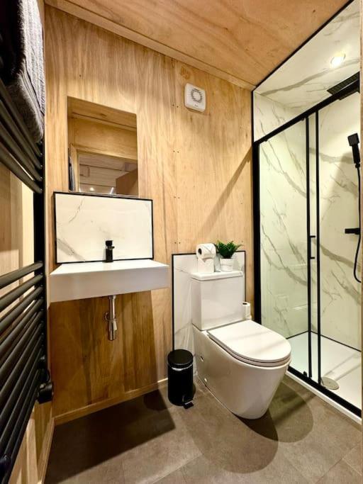 Stunning Secret - Retreat - Sleeps 4 Apartment