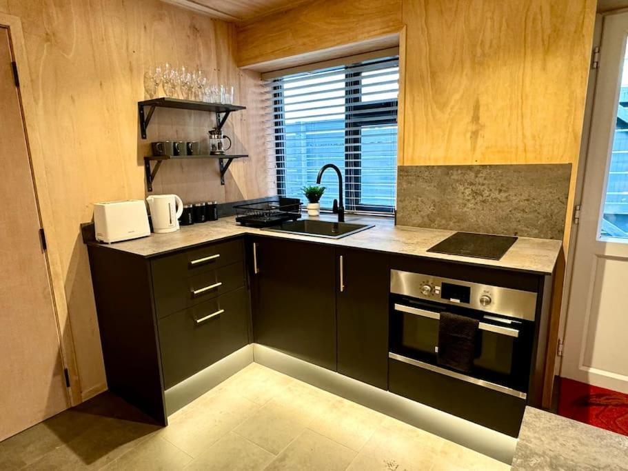 Stunning Secret - Retreat - Sleeps 4 Apartment Bournemouth
