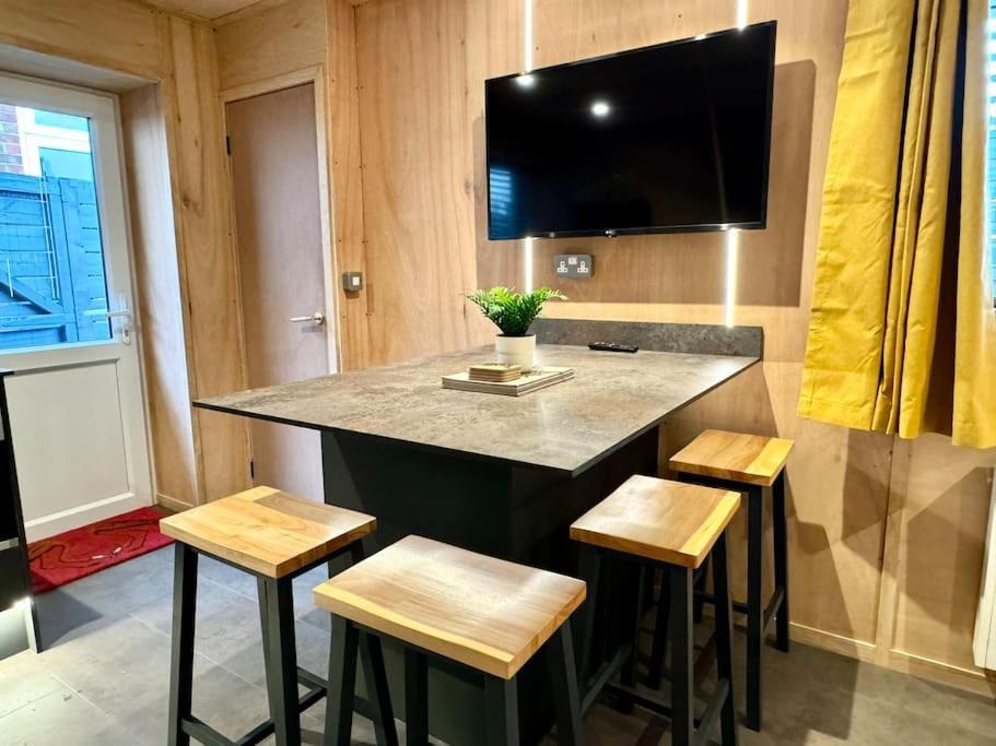 Stunning Secret - Retreat - Sleeps 4