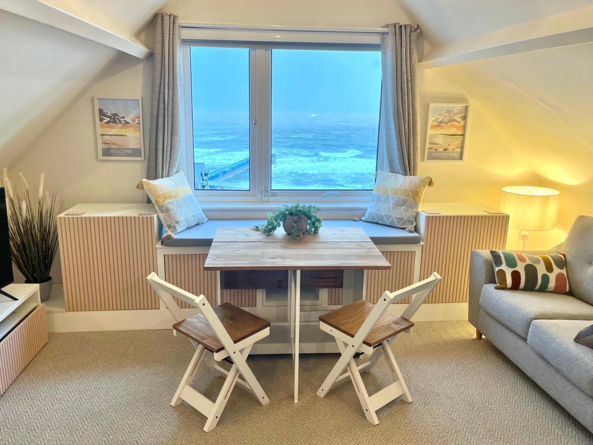 Pier View Retreat - Close To - Sea Views With Parking Apartment *