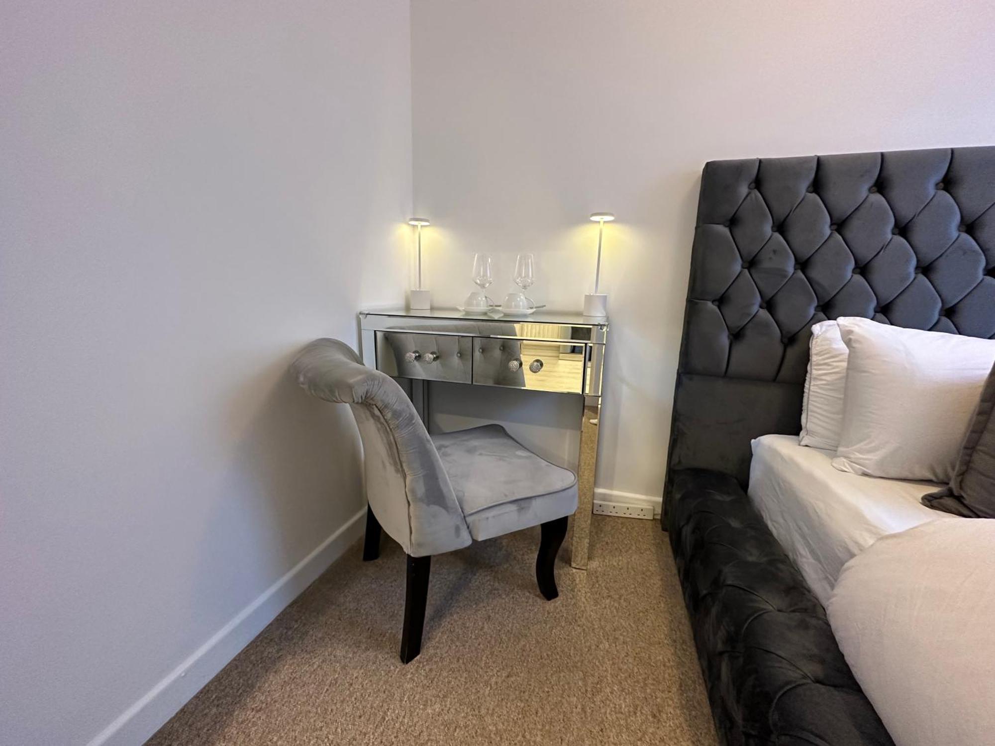 Comfortable For One Cozy For Two 5 Min From The Small Room. Guest house *