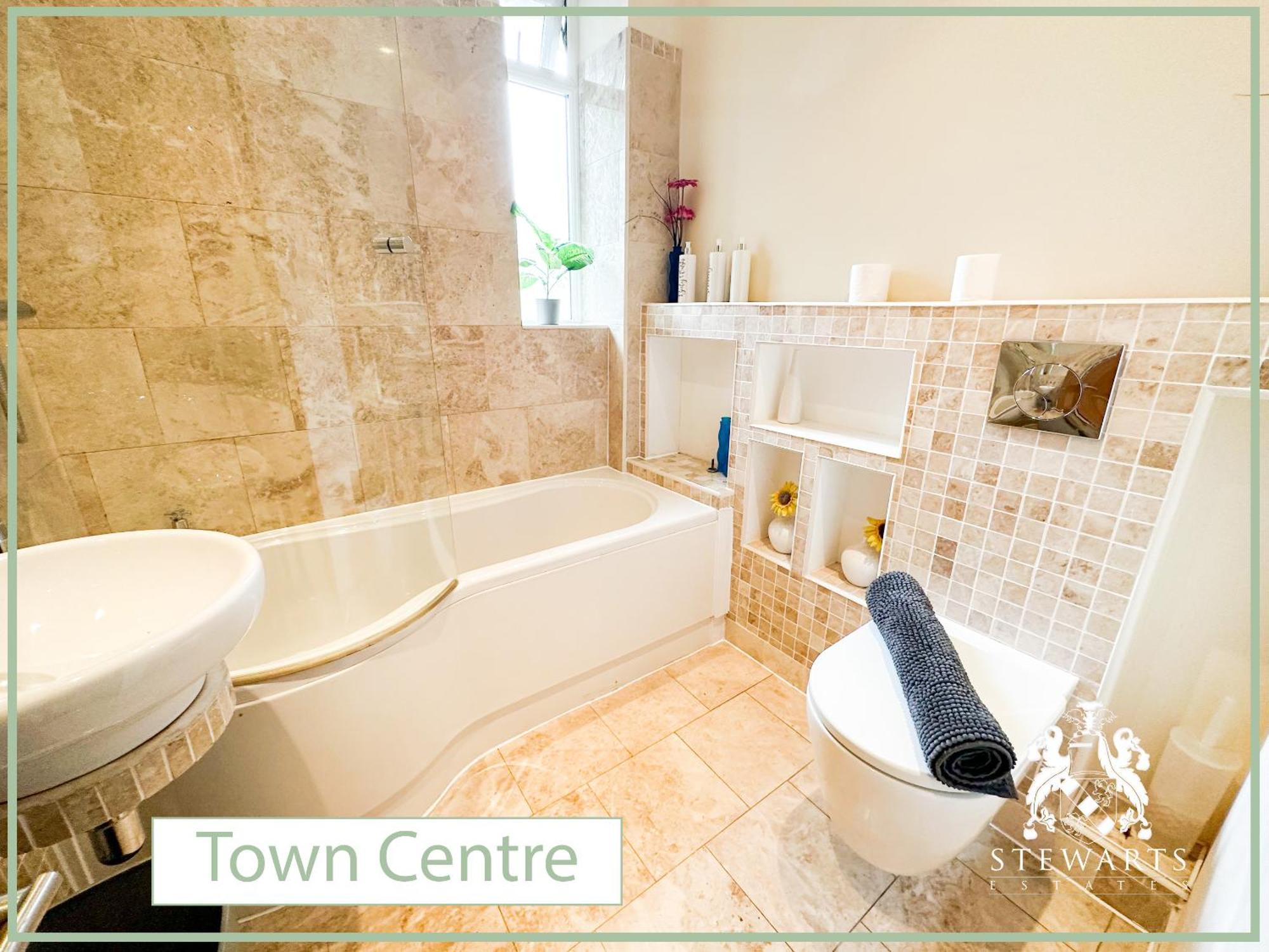 Town Centre Sleeps 9 Apartment Bournemouth
