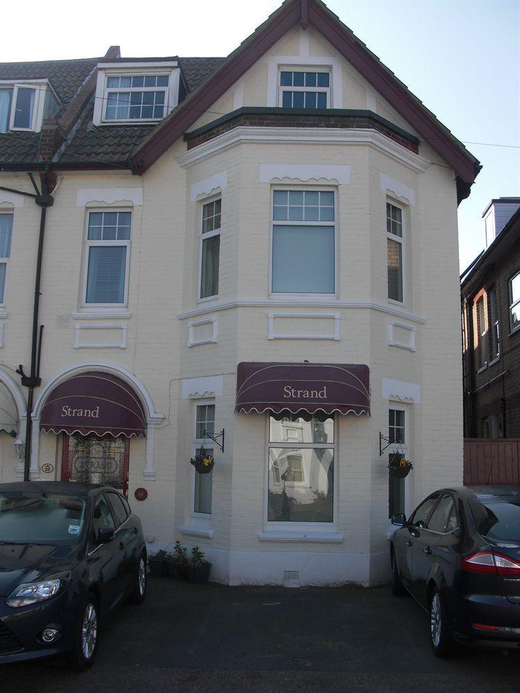 Aparthotel The 3*