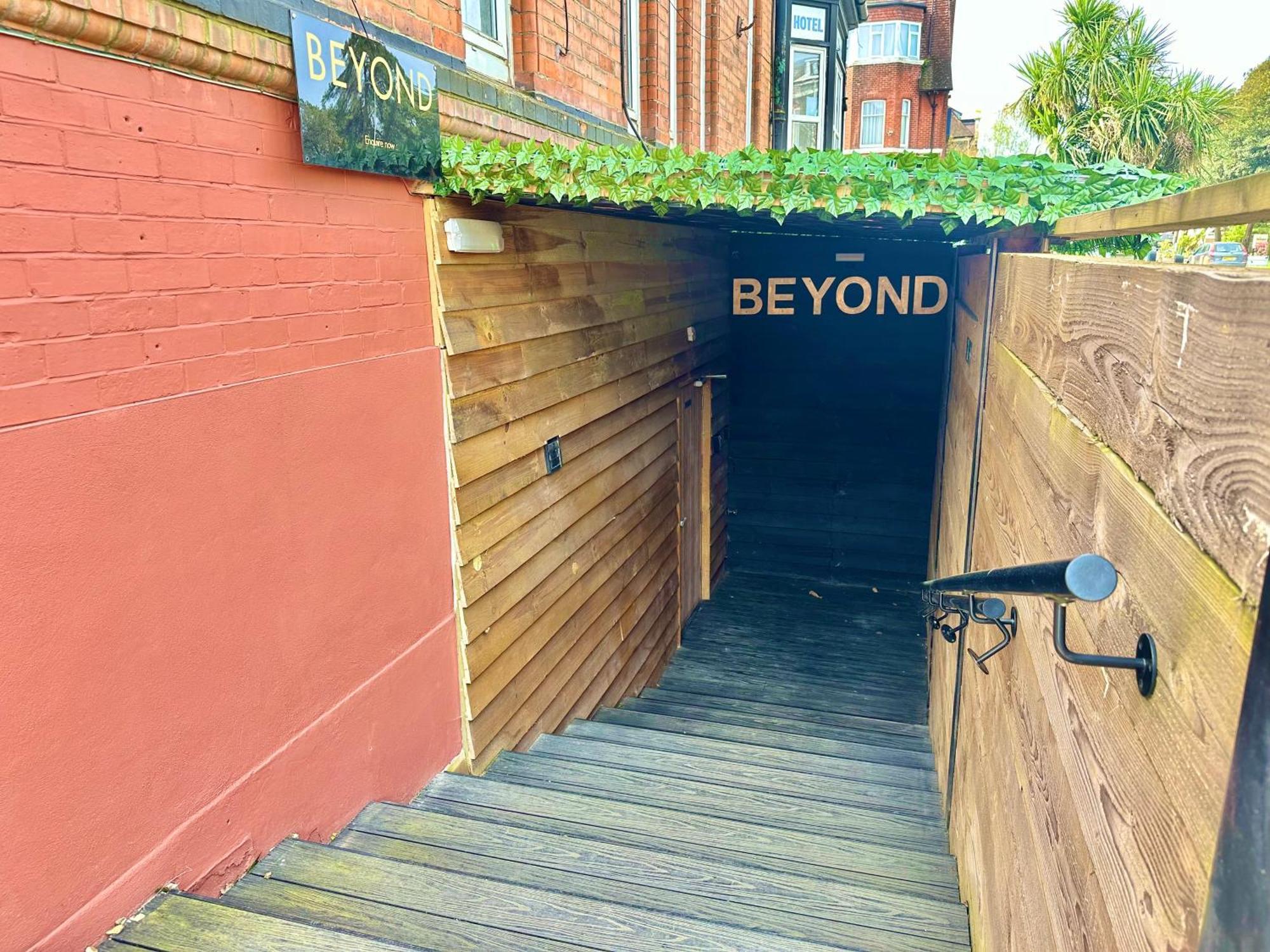 Beyond - Romantic Basement - Close To - With Parking Bournemouth