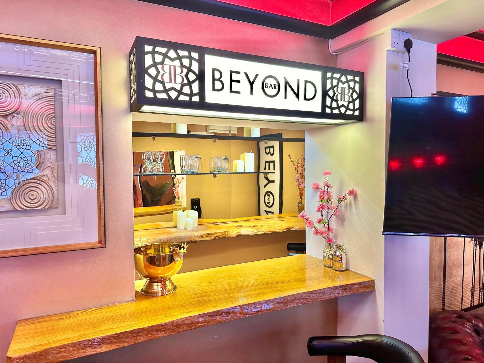 Beyond - Romantic Basement - Close To - With Parking Bournemouth