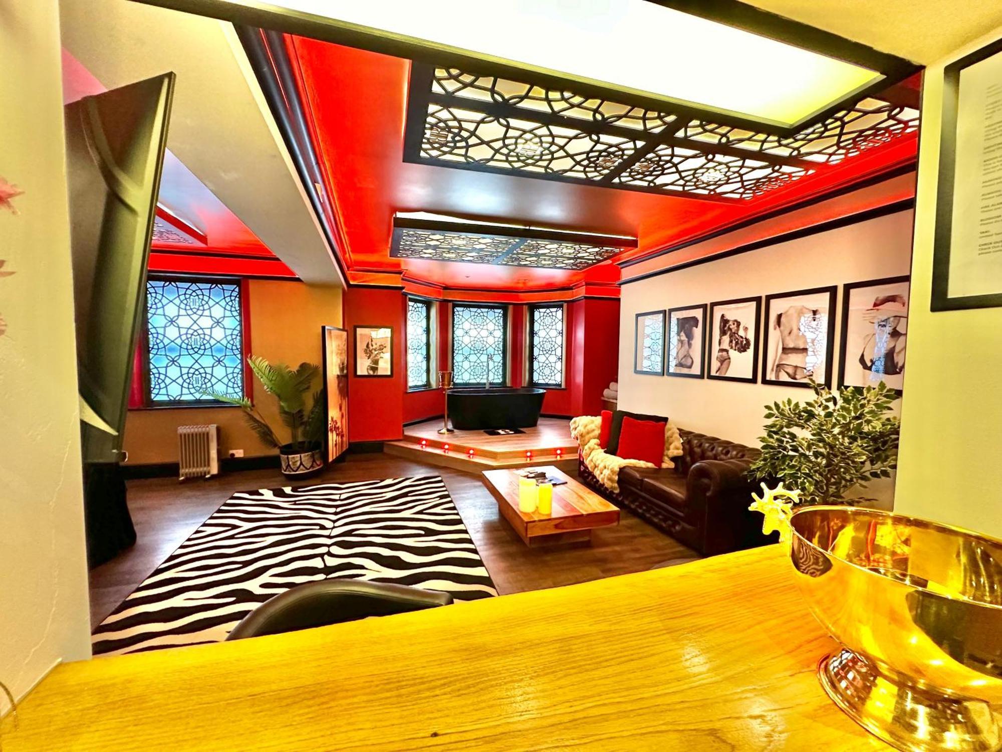 Apartment Beyond - Romantic Basement - Close To - With Parking