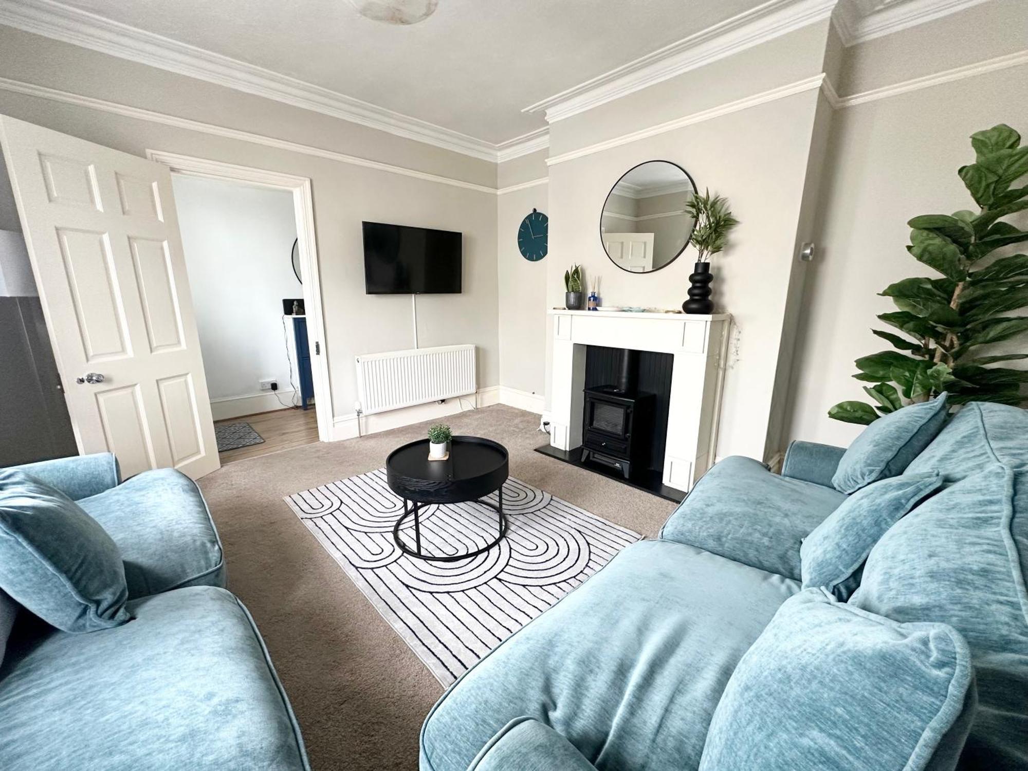 The Capstone Retreat - Beautiful Detached Family By Coastline Retreats, Arcade Machine, Parking, Bbq * Bournemouth
