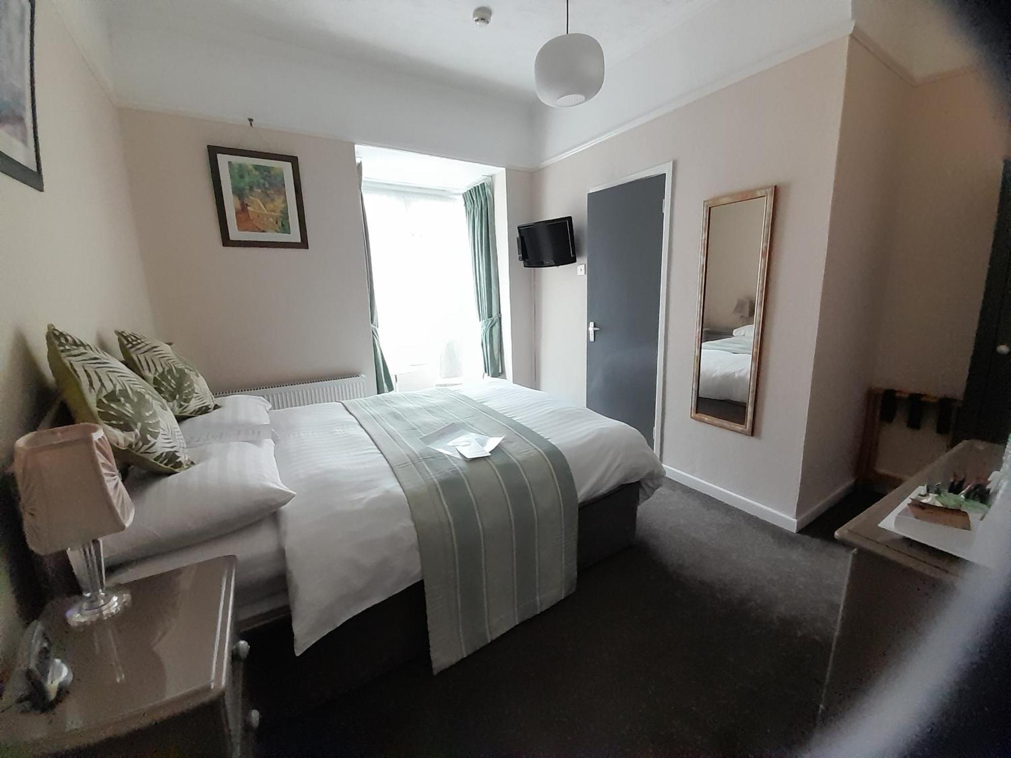 The Rosscourt Guest House-Free On Site Parking (Adults Only) Guest house Bournemouth
