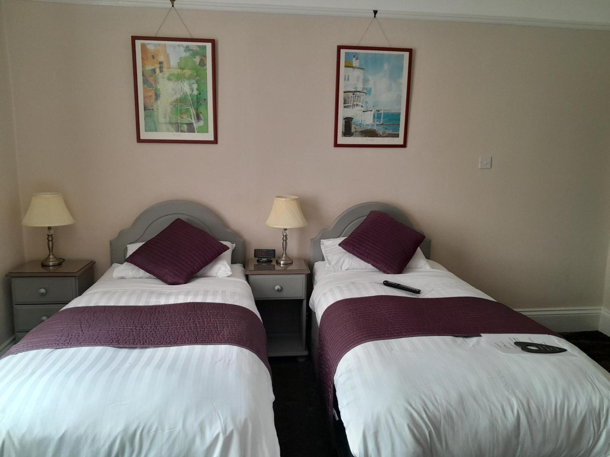 Guest house The Rosscourt Guest House-Free On Site Parking (Adults Only)