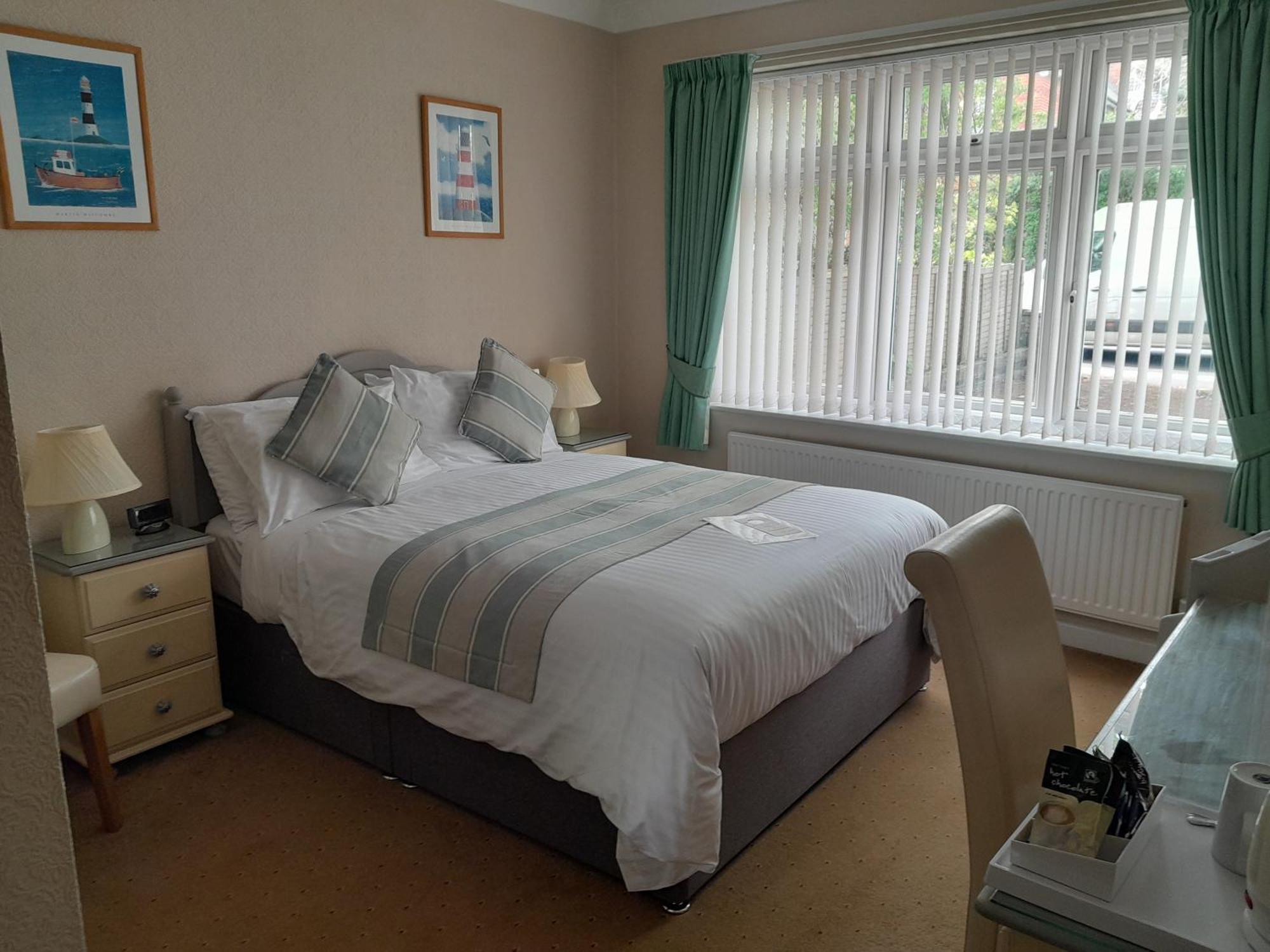 Guest house The Rosscourt Guest House-Free On Site Parking (Adults Only)