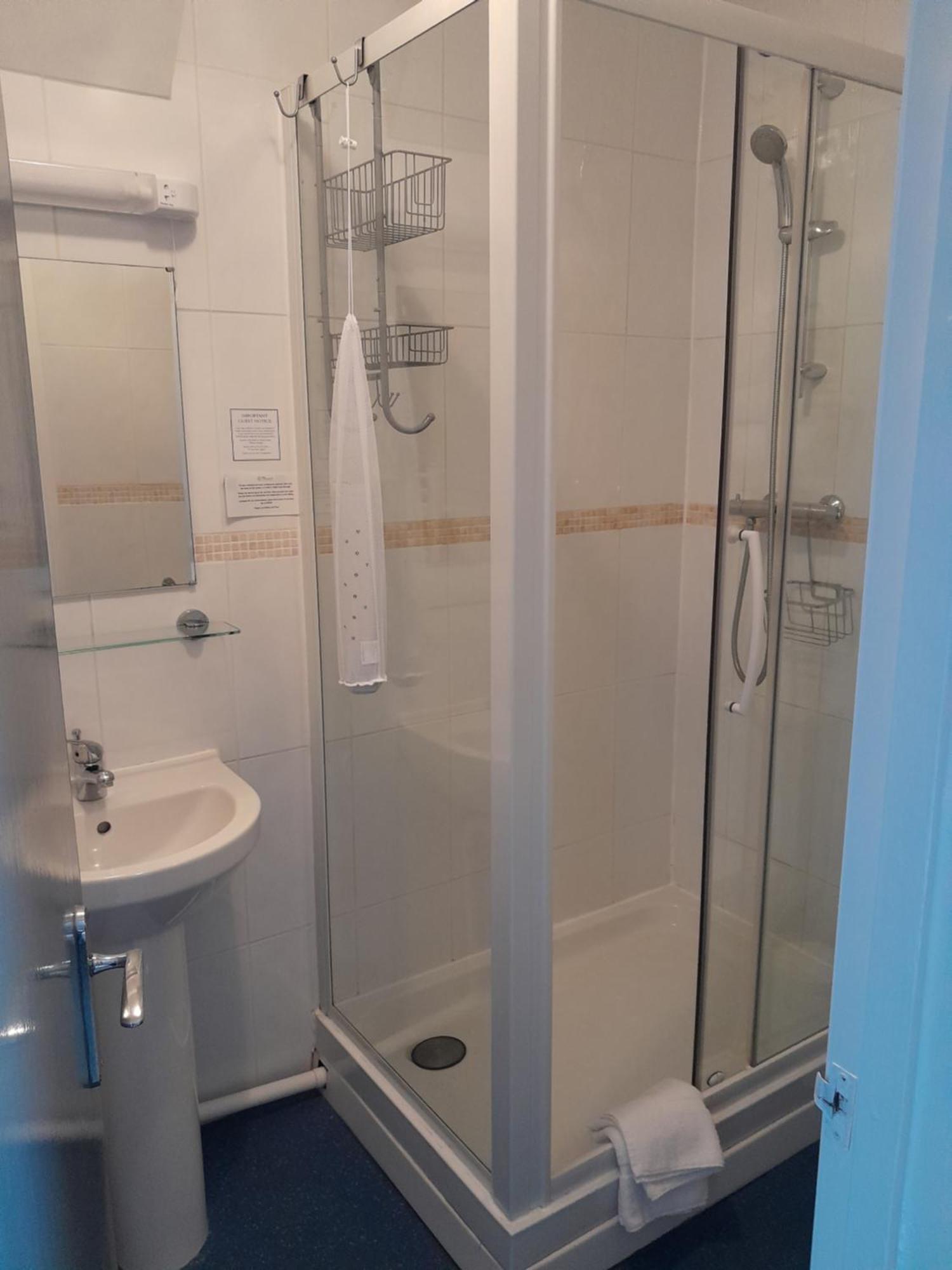 The Rosscourt Guest House-Free On Site Parking (Adults Only) Bournemouth