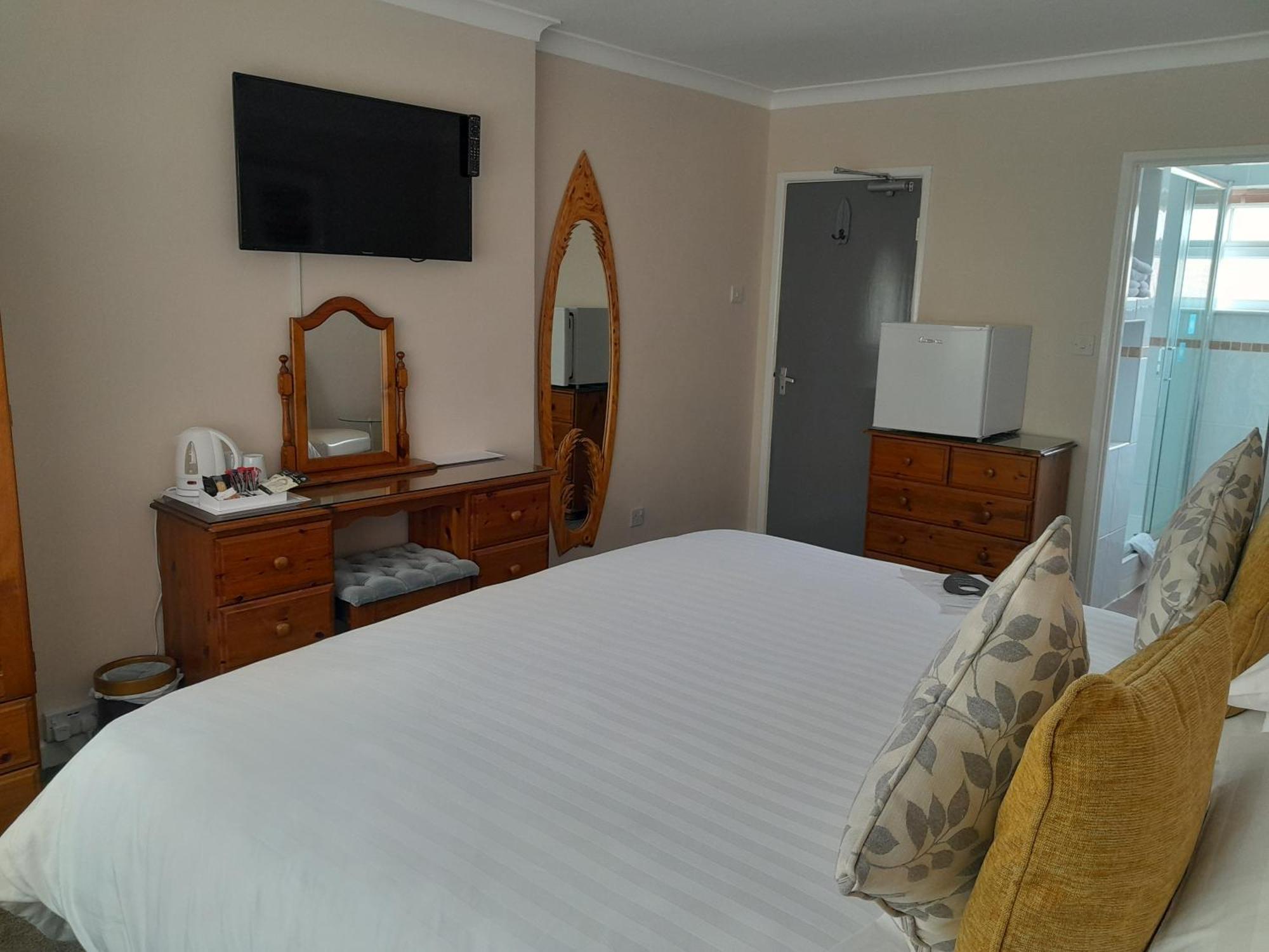 The Rosscourt Guest House-Free On Site Parking (Adults Only) Bournemouth