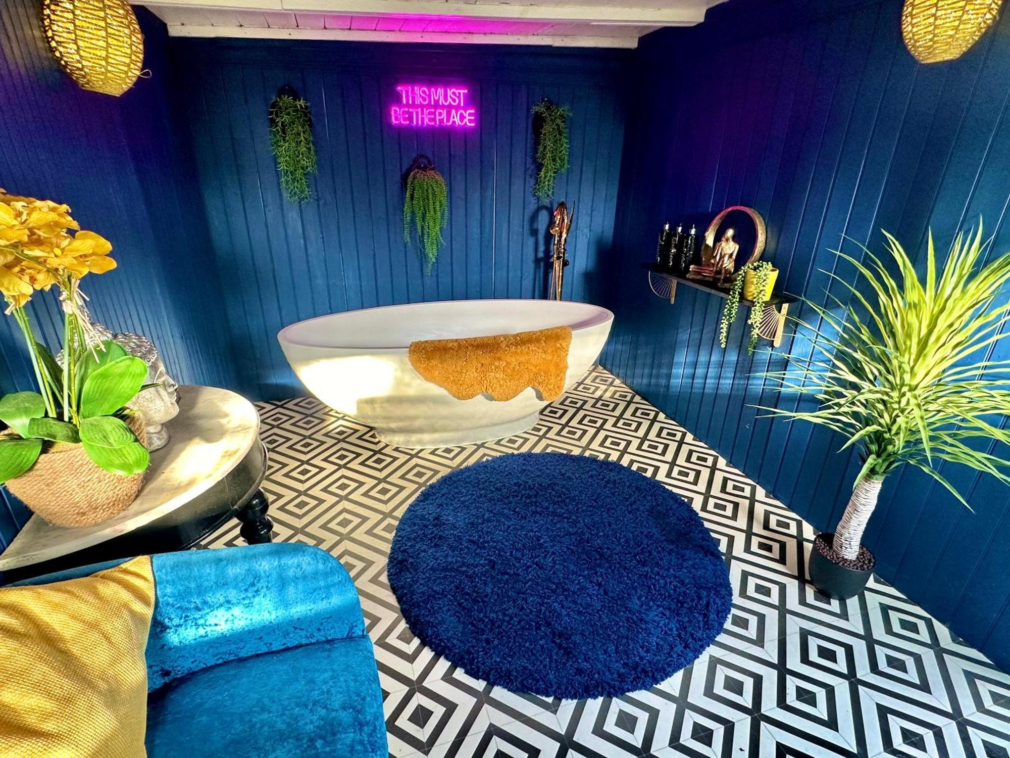 Apartment A Hidden Gem With Private Hot Tub And Garden - Netflix - Fast Wifi - Free Parking Bournemouth