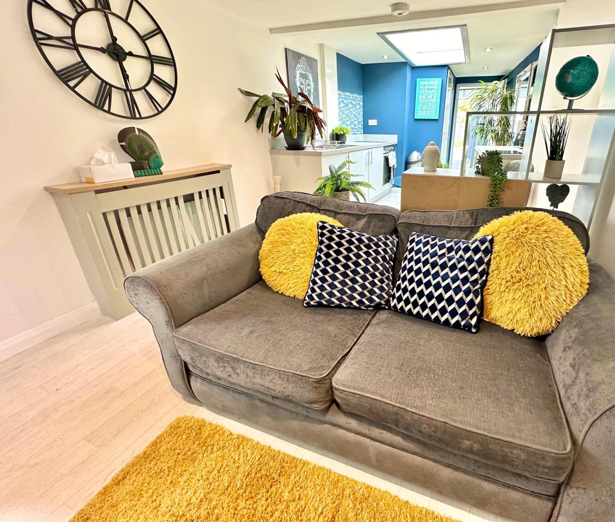 A Hidden Gem With Private Hot Tub And Garden - Netflix - Fast Wifi - Free Parking