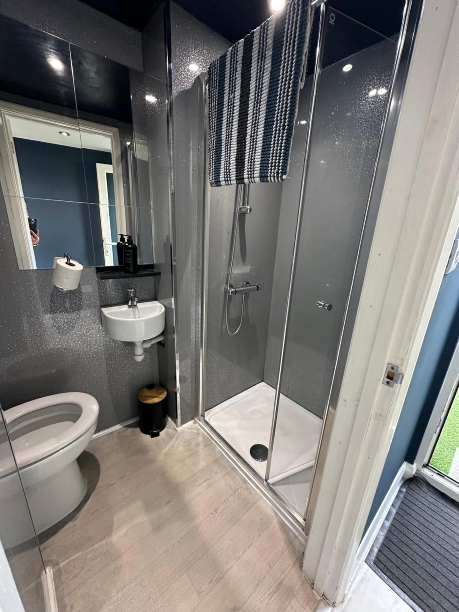A Hidden Gem With Private Hot Tub And Garden - Netflix - Fast Wifi - Free Parking Bournemouth