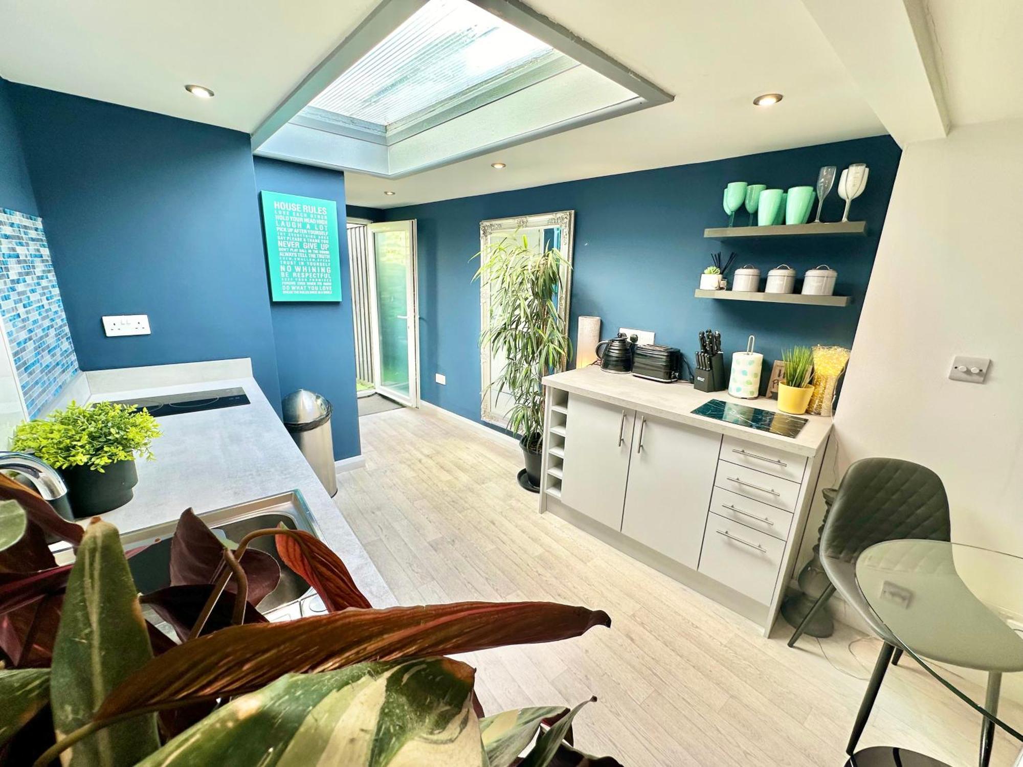 A Hidden Gem With Private Hot Tub And Garden - Netflix - Fast Wifi - Free Parking