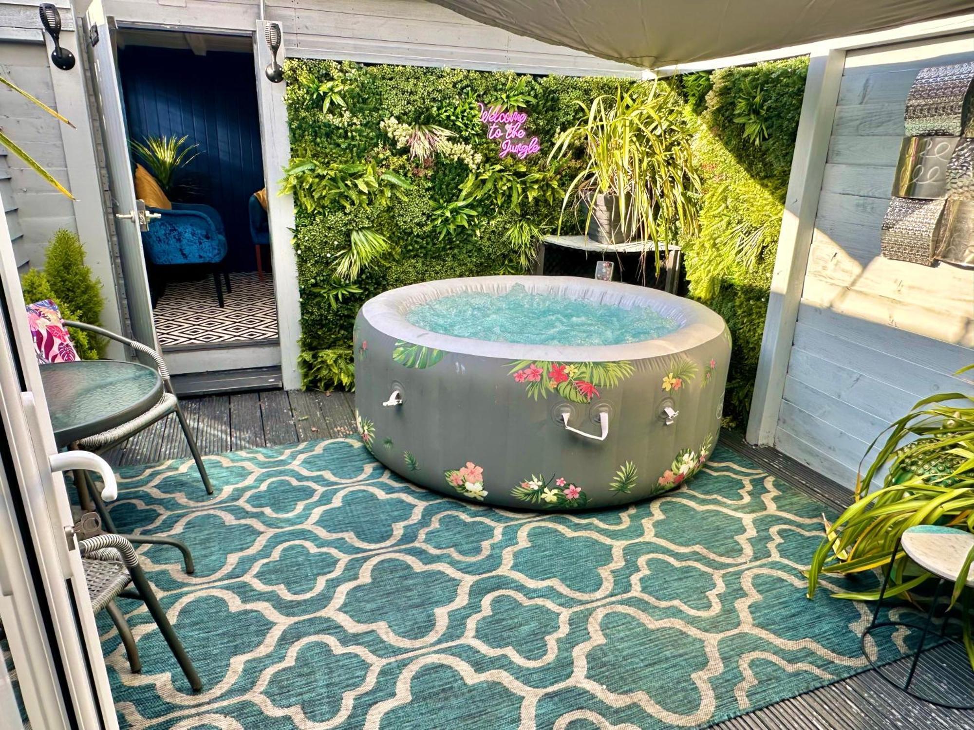 A Hidden Gem With Private Hot Tub And Garden - Netflix - Fast Wifi - Free Parking Bournemouth