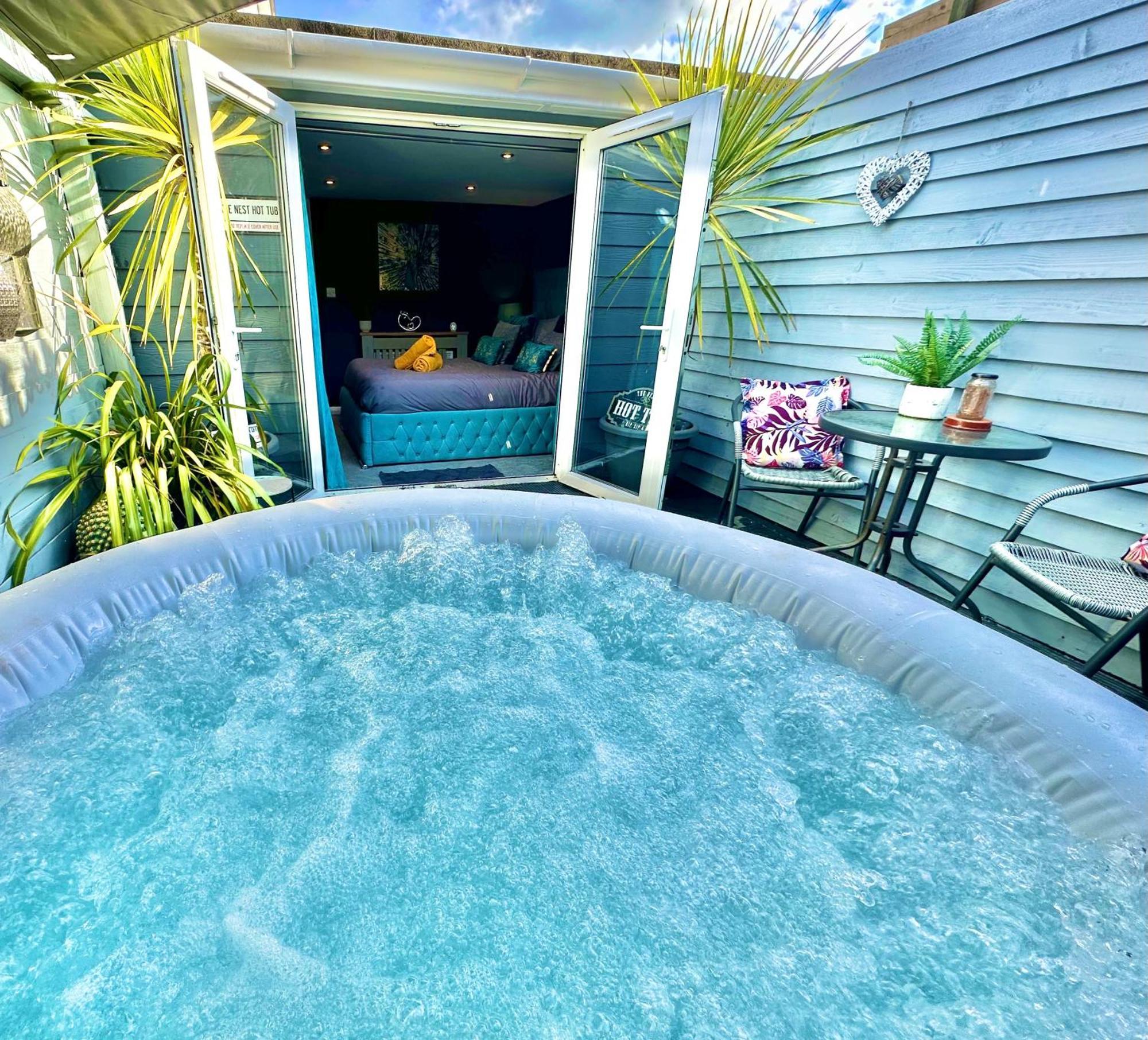 A Hidden Gem With Private Hot Tub And Garden - Netflix - Fast Wifi - Free Parking Bournemouth