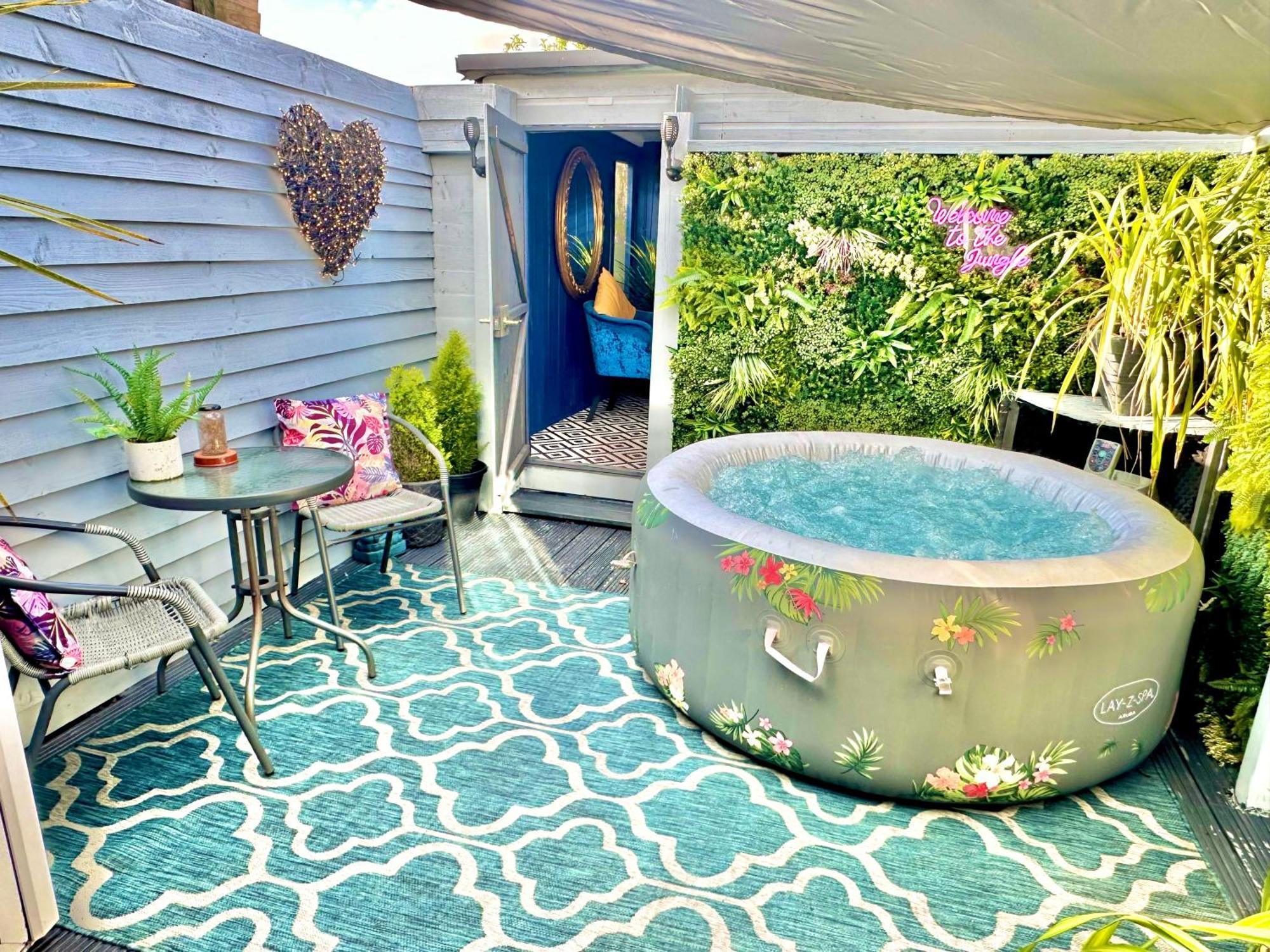 A Hidden Gem With Private Hot Tub And Garden - Netflix - Fast Wifi - Free Parking