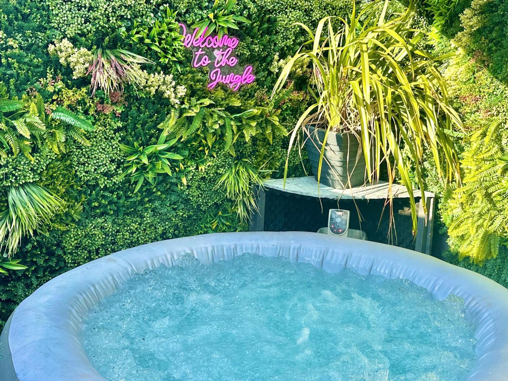 Apartment A Hidden Gem With Private Hot Tub And Garden - Netflix - Fast Wifi - Free Parking *