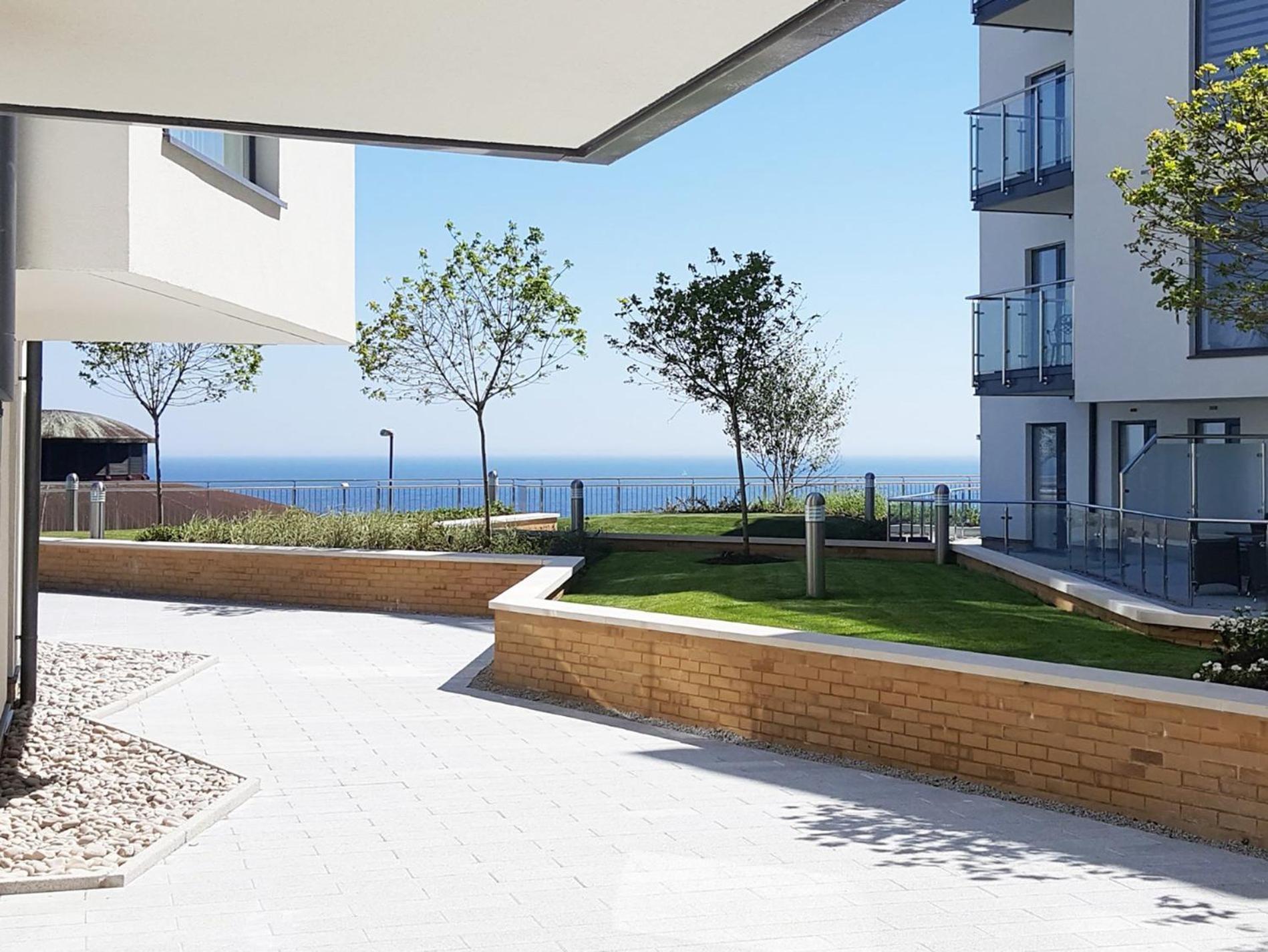 2 Bed In 48516 Bournemouth