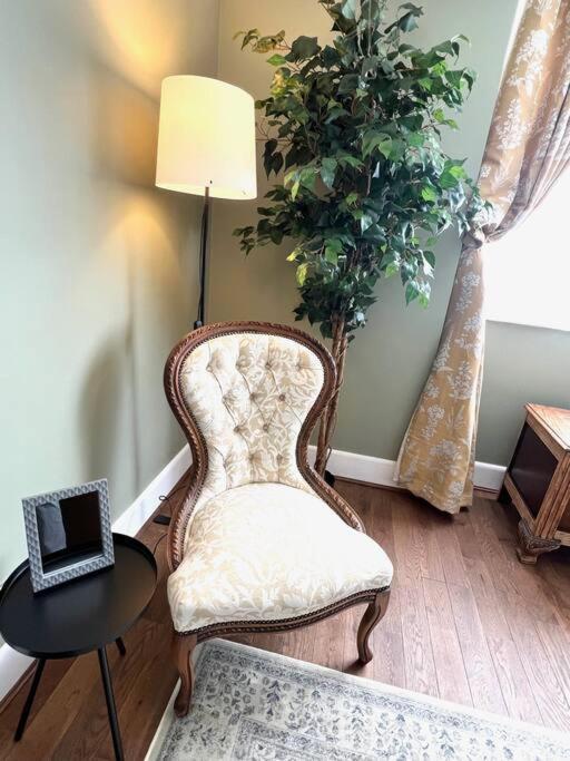 Apartment Spacious 3 Bed Sleeps 5 Near *