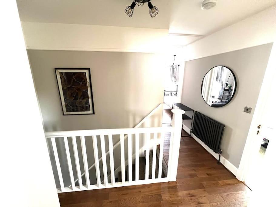 Spacious 3 Bed Sleeps 5 Near Bournemouth