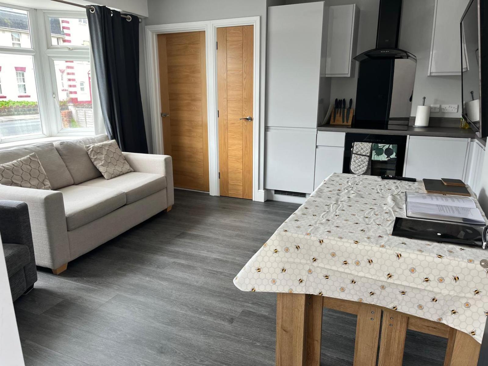 1 Bedroom Ground Floor Apartment
