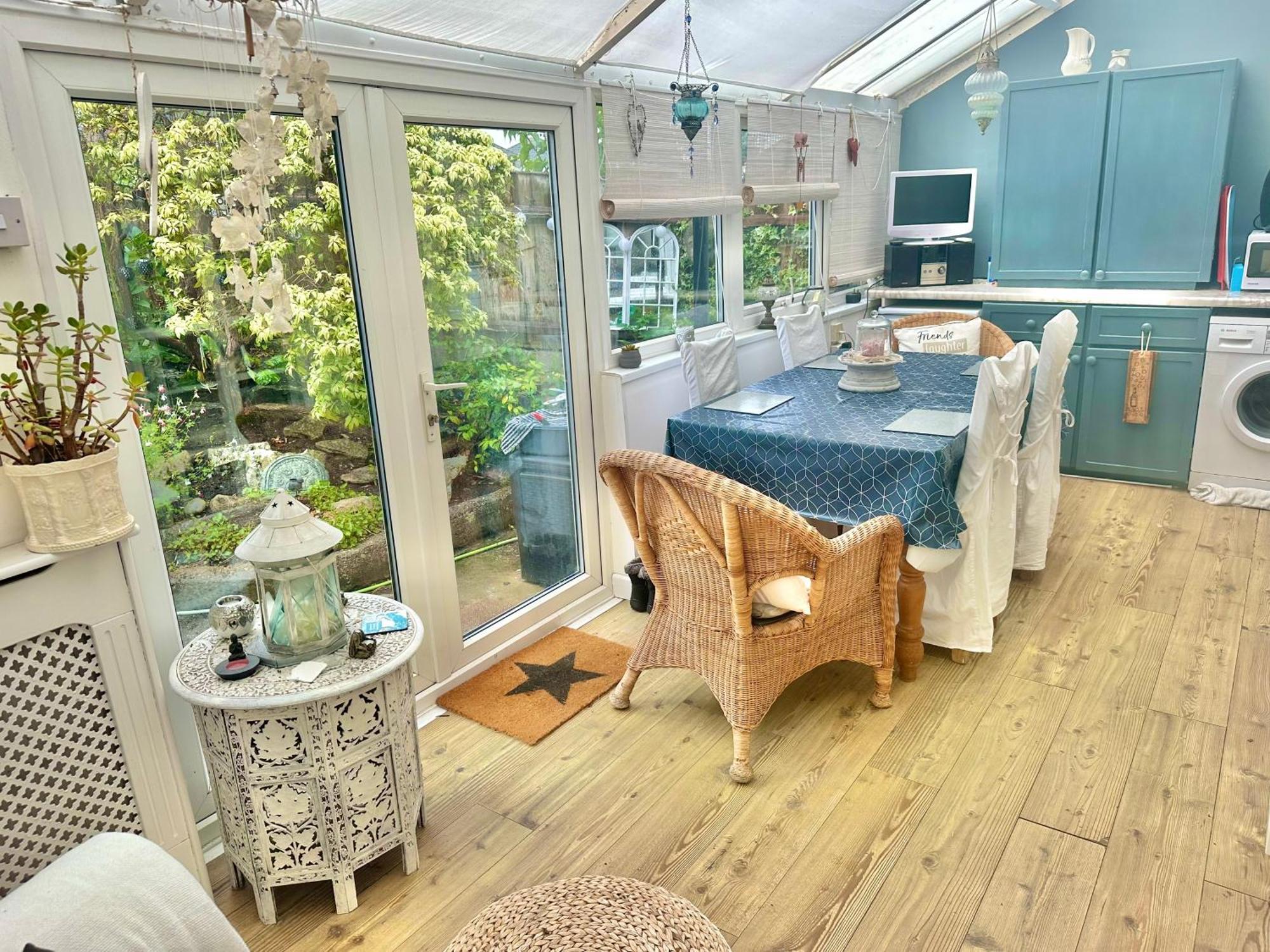 Garden - 3 Bedroom Close To Town And Holiday home Bournemouth
