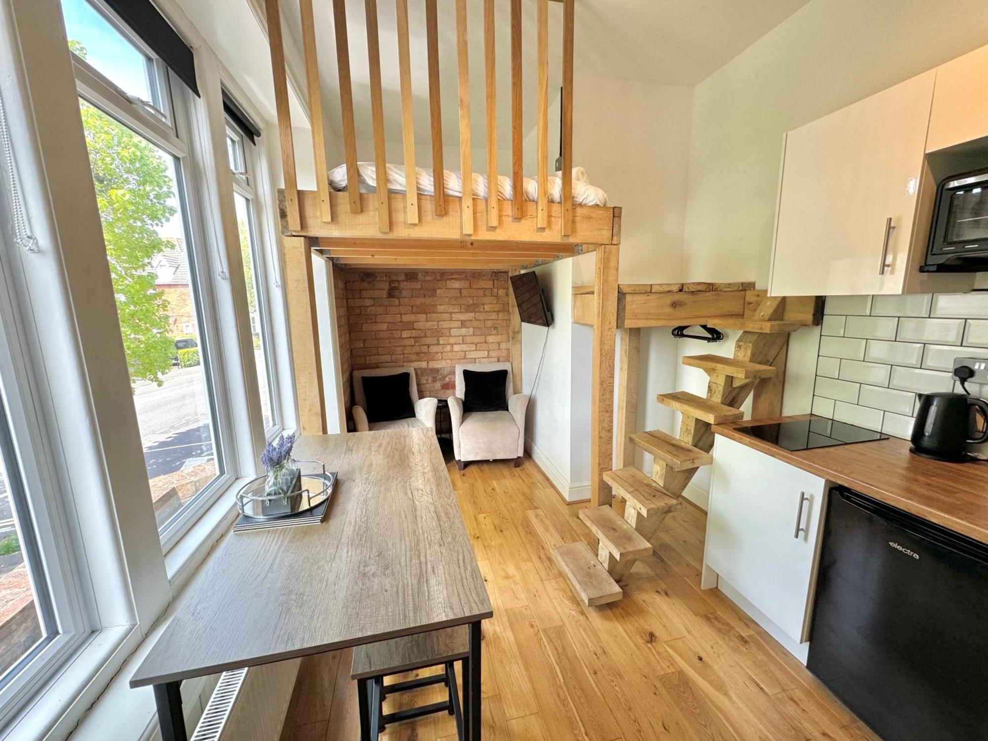 Flat 14, 10 St John's