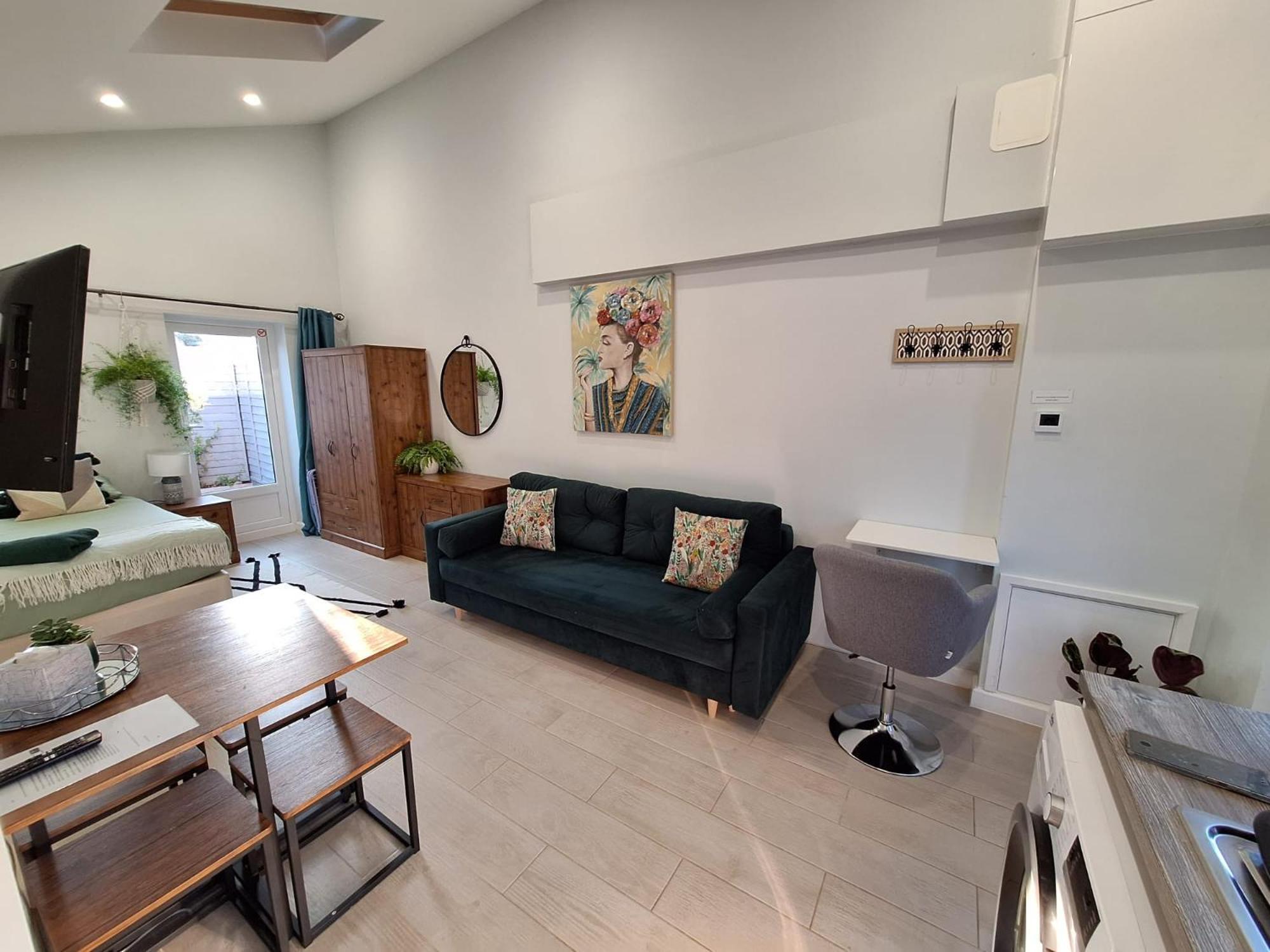 New, Stylish Flat With Private Patio And Free On-street Parking Check Out At 11am Bournemouth
