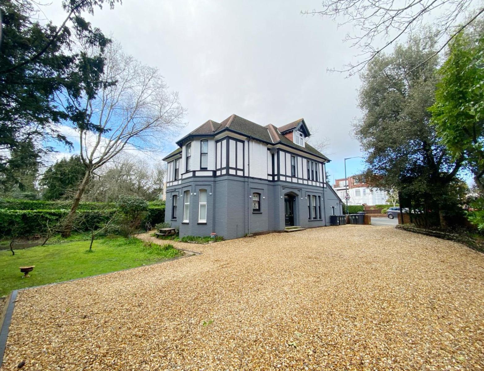 The Chine- A Spacious Close To The Bournemouth
